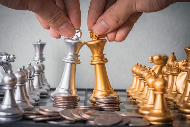 星欧娱乐官网:金饰克价重返1200元!金店一边涨价一边关店,周大生一年少了560家店